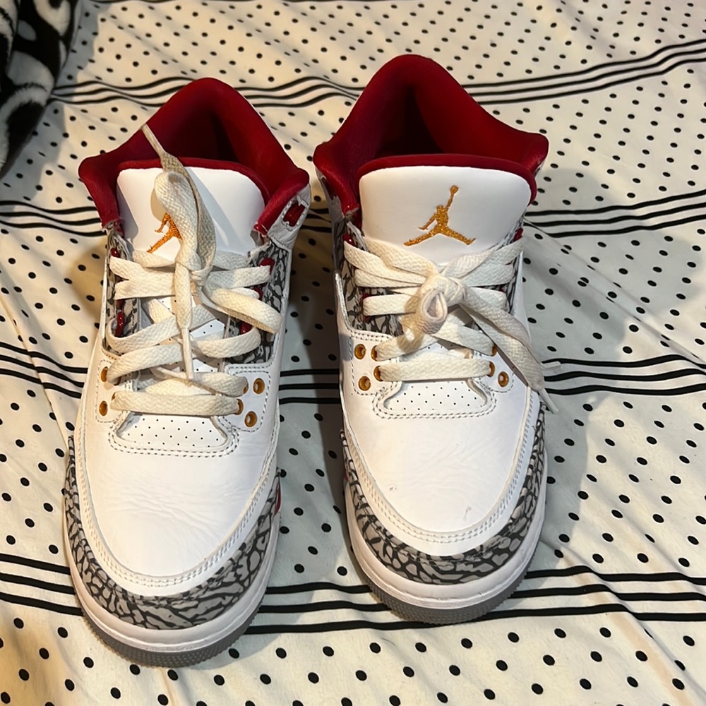Air jordans 3 retro fire red size 7 in women